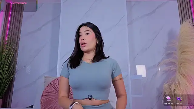 Snapshot of Chlooee__ chatting on February 4, 2026, 1:00 am Chlooee online show from February 4, 2026, 1:00 am