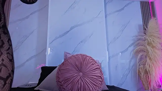 Snapshot of Chlooee__ chatting on February 19, 2026, 1:56 am Chlooee online show from February 19, 2026, 1:56 am