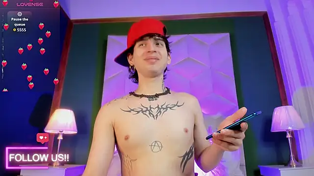 Snapshot of sett_and_gwen chatting on October 18, 2025, 4:04 am sett and gwen online show from October 18, 2025, 4:04 am