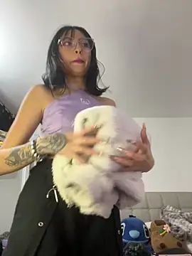 Any Roussee online show from September 18, 2025, 11:40 pm