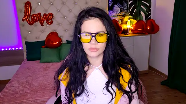Snapshot of KattieSims chatting on February 14, 2025, 7:33 pm KattieSims online show from February 14, 2025, 7:33 pm