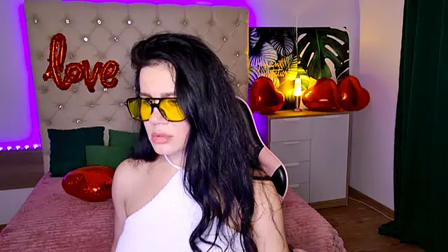 Snapshot of KattieSims chatting on February 14, 2025, 10:36 pm KattieSims online show from February 14, 2025, 10:36 pm
