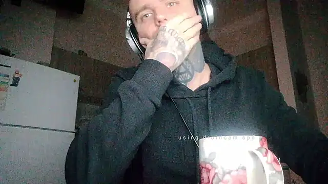 Snapshot of HappyZebra13 chatting on February 28, 2025, 12:21 am HappyZebra13 online show from February 28, 2025, 12:21 am