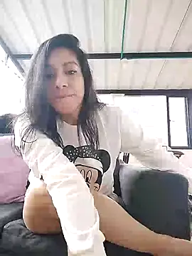 Snapshot of LunaOslon_sq chatting on December 31, 2024, 7:40 pm LunaOslon sq online show from December 31, 2024, 7:40 pm