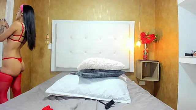 Snapshot of Milaspetite chatting on February 2, 2026, 8:18 pm Milaspetite online show from February 2, 2026, 8:18 pm