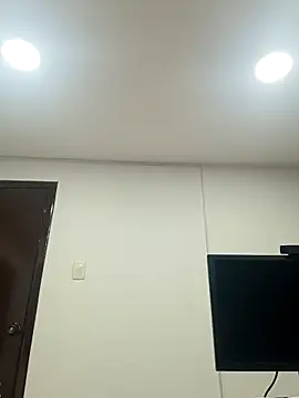 sasi luna online show from October 8, 2025, 2:58 pm