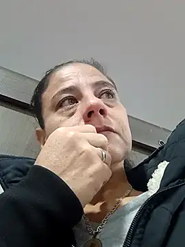 sasi luna online show from October 26, 2025, 2:12 pm