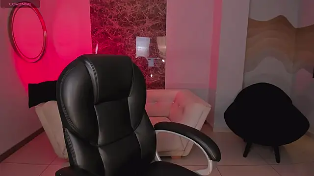 BellaCarteer  online show from October 28, 2025, 12:30 pm