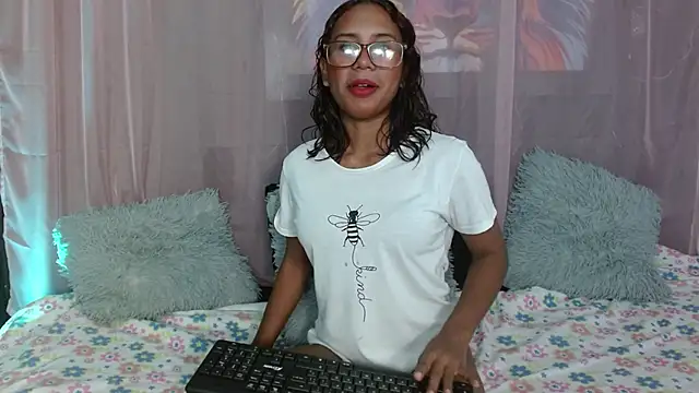 Snapshot of Nicole_Brown1126 chatting on December 20, 2024, 9:28 pm Nicole Brown1126 online show from December 20, 2024, 9:28 pm
