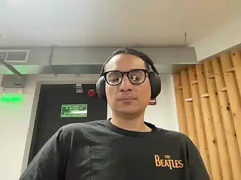 Snapshot of alex_ruiz85 chatting on December 16, 2025, 4:23 pm alex ruiz85 online show from December 16, 2025, 4:23 pm