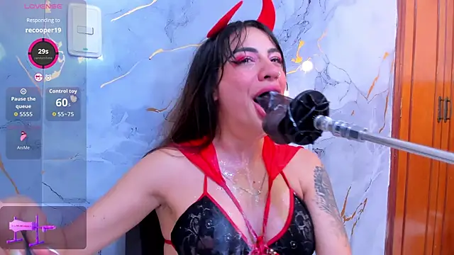 Snapshot of violett_collins_ chatting on October 5, 2025, 1:48 am violett collins online show from October 5, 2025, 1:48 am