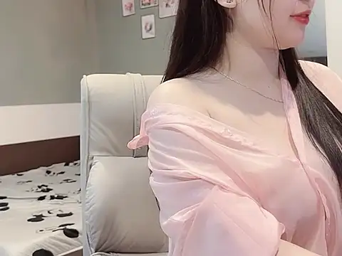 Snapshot of Eva-Public chatting on February 3, 2025, 3:59 pm Eva-Public online show from February 3, 2025, 3:59 pm