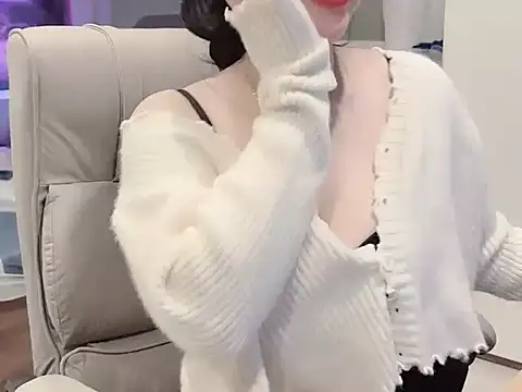 Snapshot of Eva-Public chatting on February 22, 2025, 8:09 pm Eva-Public online show from February 22, 2025, 8:09 pm