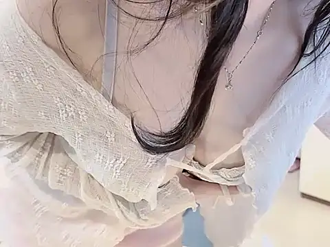 Snapshot of Eva-Public chatting on September 23, 2025, 8:28 am Eva-Public online show from September 23, 2025, 8:28 am
