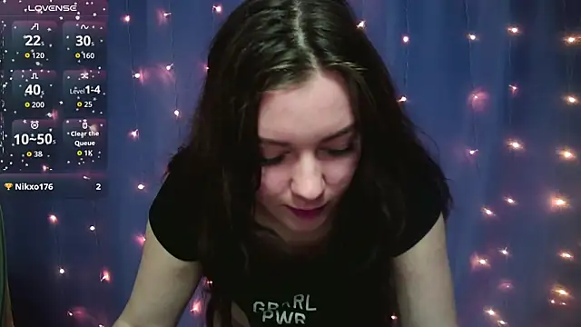 Snapshot of Lana__Cute_ chatting on December 21, 2025, 1:40 pm Lana Cute online show from December 21, 2025, 1:40 pm