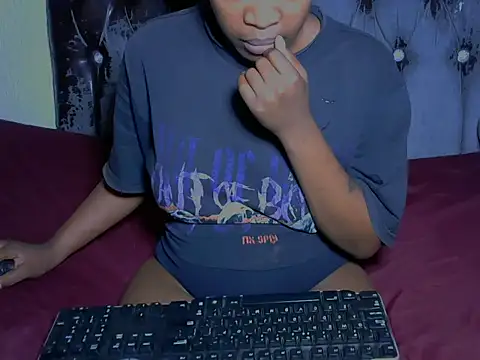 BrickyGirl online show from December 13, 2024, 8:26 pm