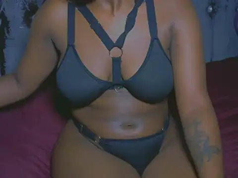 BrickyGirl online show from December 17, 2024, 1:29 am