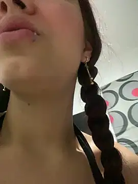 thamygomezz online show from January 29, 2025, 11:09 am