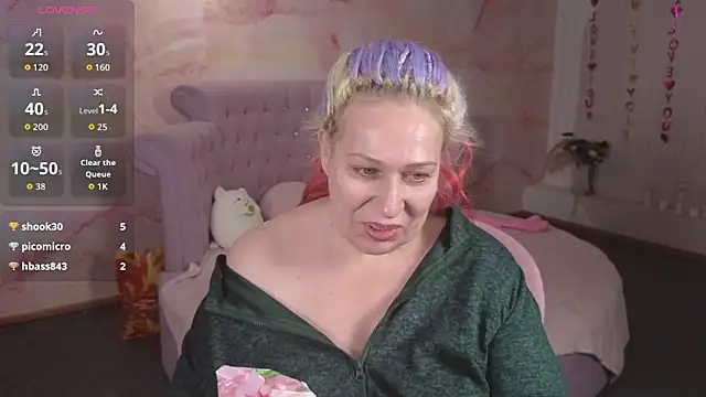 Penelope Pinky online show from December 19, 2025, 10:33 am