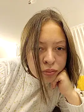 Snapshot of Selene_Amari chatting on July 10, 2026, 7:27 pm Selene Amari online show from July 10, 2026, 7:27 pm