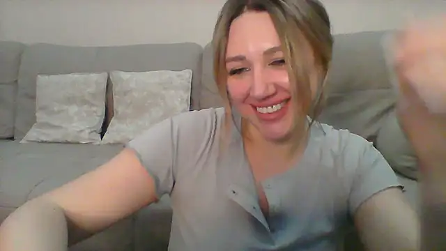 Snapshot of VickyLove047 chatting on March 18, 2025, 5:21 pm VickyLove047 online show from March 18, 2025, 5:21 pm