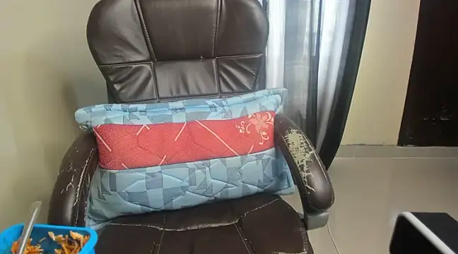 Snapshot of Baby_Zahira chatting on December 31, 2024, 8:04 am Baby Zahira online show from December 31, 2024, 8:04 am