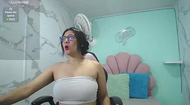 Snapshot of karime_sexygirl chatting on January 28, 2025, 12:00 pm karime sexygirl online show from January 28, 2025, 12:00 pm