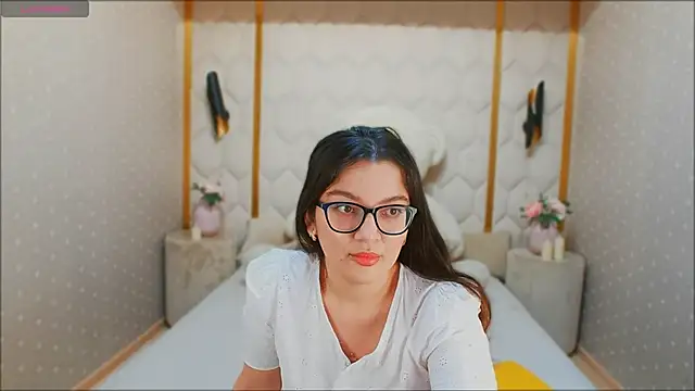 Snapshot of ZarifaBev chatting on December 25, 2024, 8:39 pm ZarifaBev online show from December 25, 2024, 8:39 pm