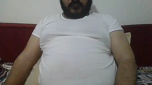Snapshot of UrfavSlaveBitch chatting on April 1, 2026, 6:38 pm UrfavSlaveBitch online show from April 1, 2026, 6:38 pm