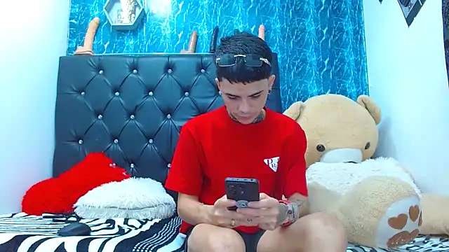 exotic hot couple online show from March 7, 2025, 6:35 am