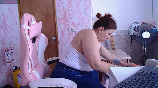 LucyanaSilva online show from May 23, 2026, 8:13 pm