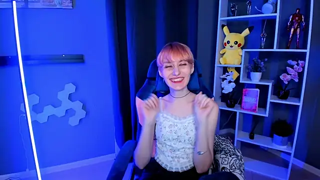 AlmeWood online show from December 20, 2024, 3:00 pm