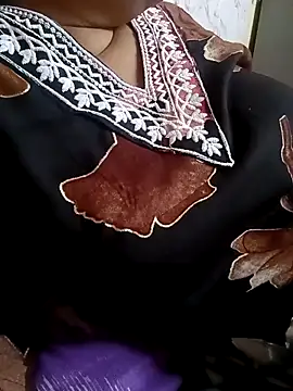 Snapshot of sunita-doll chatting on December 21, 2025, 10:11 am sunita-doll online show from December 21, 2025, 10:11 am