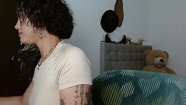 Snapshot of Sexy_Lia_ chatting on April 17, 2026, 11:30 pm Sexy Lia online show from April 17, 2026, 11:30 pm