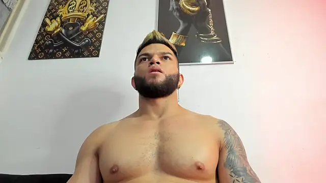 vincent carusso94 online show from November 7, 2025, 3:17 am