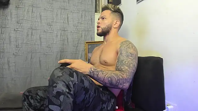 vincent carusso94 online show from April 7, 2026, 4:24 am