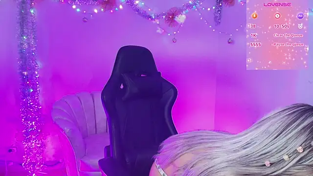 Snapshot of EmmaJhonnsson chatting on December 26, 2024, 8:00 pm EmmaJhonnsson online show from December 26, 2024, 8:00 pm