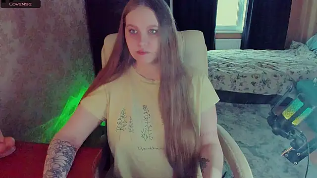 Alice Dreamgirl  online show from February 8, 2025, 12:17 pm