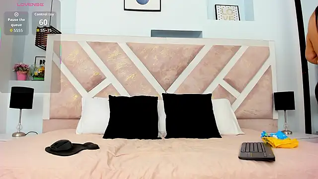 hotmature1 online show from March 14, 2026, 11:15 am