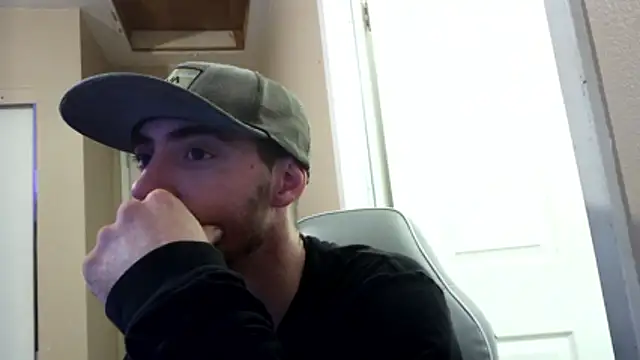 Huntzg23 online show from March 16, 2026, 6:01 pm