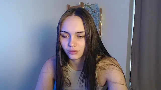 IrinaShayk18 online show from January 5, 2025, 8:54 am