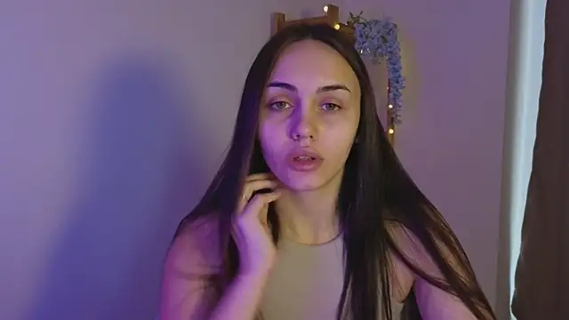 IrinaShayk18 online show from January 28, 2025, 9:19 am