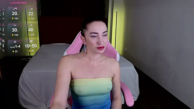 Snapshot of AnneHaddaway chatting on February 5, 2026, 8:24 pm AnneHaddaway online show from February 5, 2026, 8:24 pm