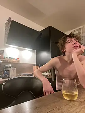 Snapshot of Bulmasexy chatting on February 24, 2025, 8:03 pm Bulmasexy online show from February 24, 2025, 8:03 pm