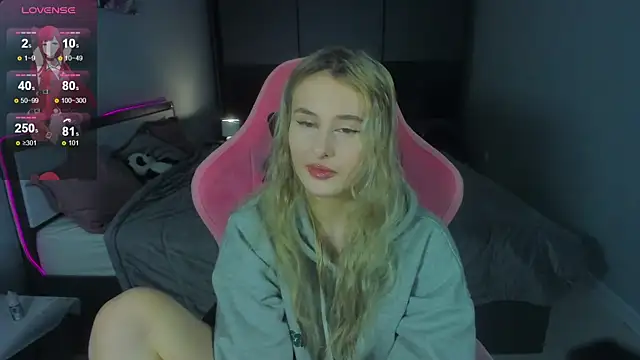 Molly Toads online show from December 20, 2024, 11:21 am