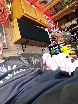 Snapshot of tileguyyy chatting on September 12, 2025, 6:08 pm tileguyyy online show from September 12, 2025, 6:08 pm