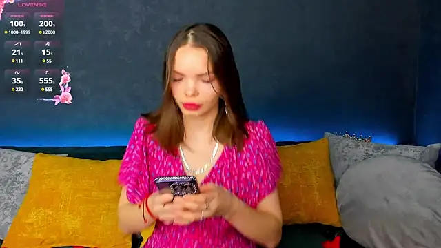 Snapshot of Curvy_Dynamite_ chatting on February 12, 2025, 1:19 am Curvy Dynamite online show from February 12, 2025, 1:19 am