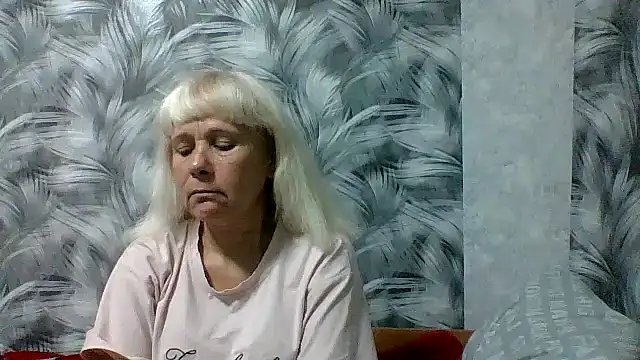 sakura blonde online show from October 5, 2025, 7:45 pm