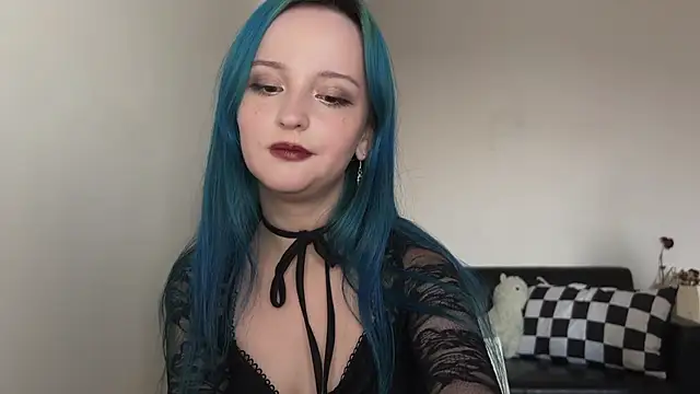 Snapshot of bumble_bee chatting on December 18, 2024, 10:40 am bumble bee online show from December 18, 2024, 10:40 am