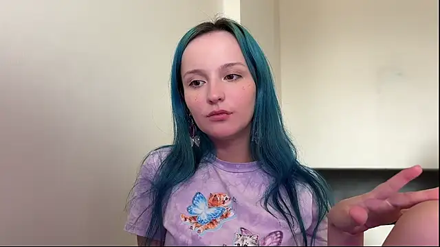 Snapshot of bumble_bee chatting on December 23, 2024, 8:44 am bumble bee online show from December 23, 2024, 8:44 am